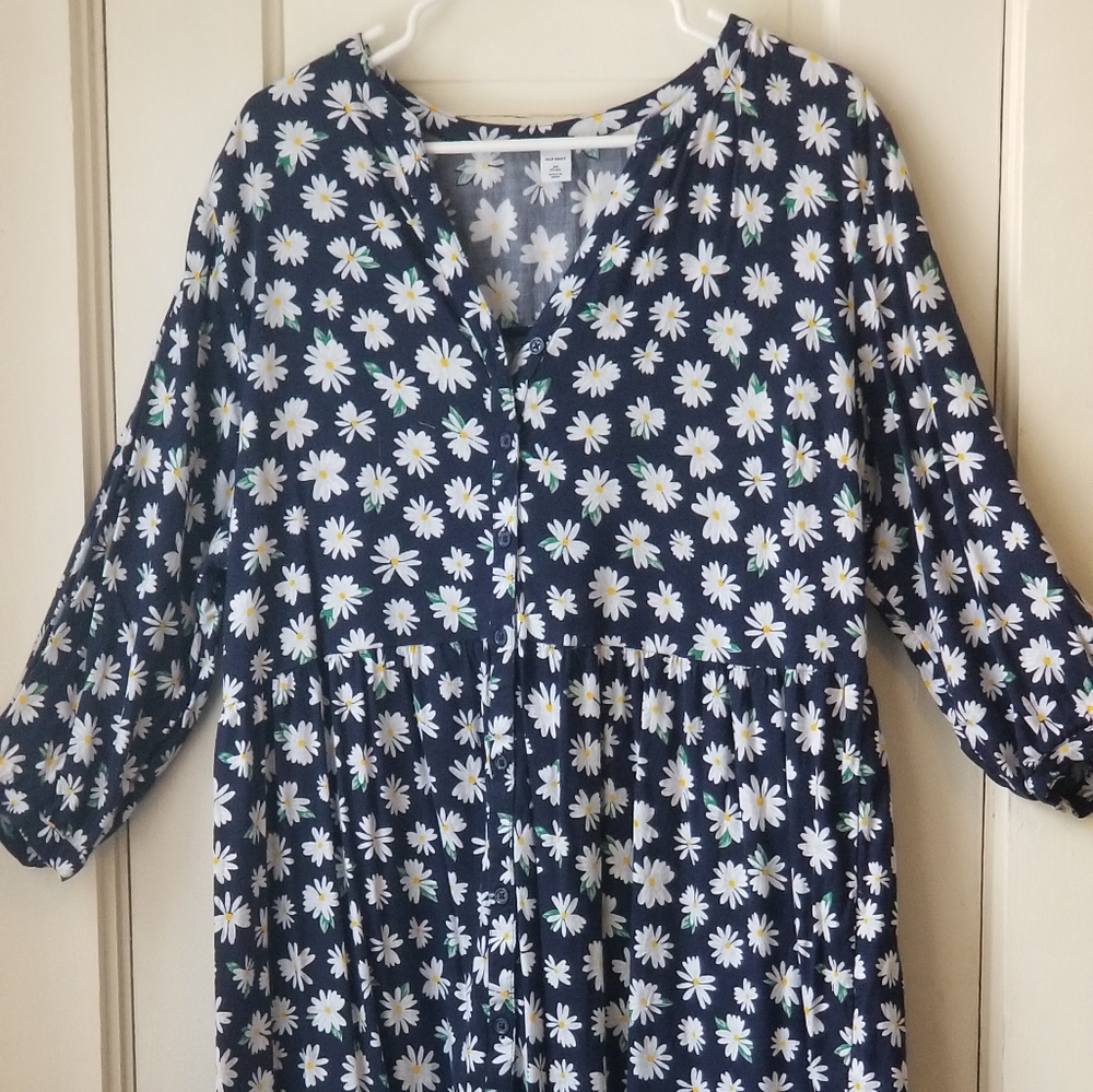 Old Navy floral daisy dress.